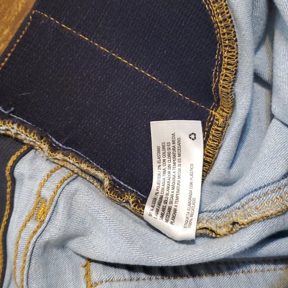 Isabel Denim Maternity Shorts - Picture 9 of 12